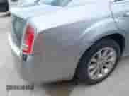 2013 Chrysler 300 C с VIN 2C3CCAEG2DH606373, выставлен на аукционе IAAI как лот 42533677 с пробегом 188 303 миль миль и . История ставок и продаж доступна на DreamBid. Изображение 6.