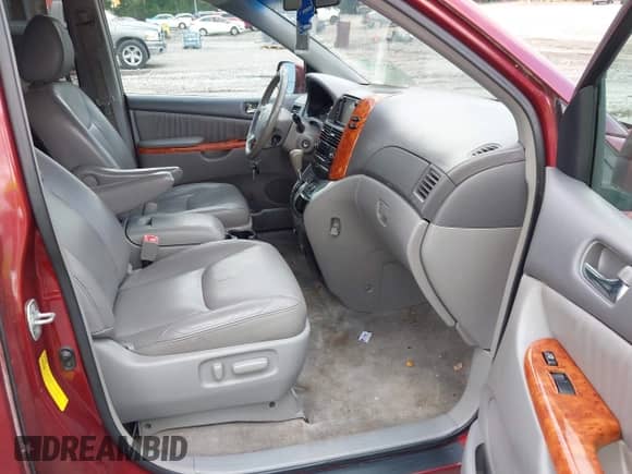 2010 Toyota Sienna XLE с VIN 5TDYK4CC6AS341542, выставлен на аукционе IAAI как лот 42372629 с пробегом 216 749 миль миль и . История ставок и продаж доступна на DreamBid. Изображение 5.