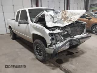 1998 Chevrolet Silverado 1500 с VIN 1GCEK19R7WR101452, выставлен на аукционе IAAI как лот 43001175 с пробегом 452 913 миль миль и . История ставок и продаж доступна на DreamBid. Изображение 1.