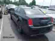 2019 Chrysler 300 S с VIN 2C3CCABG9KH617937, выставлен на аукционе IAAI как лот 42299263 с пробегом 117 870 миль миль и . История ставок и продаж доступна на DreamBid. Изображение 3.