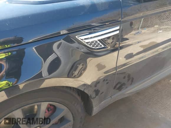 2015 Land Rover Range Rover Sport Supercharged with VIN SALWR2TF9FA541622, listed as a IAAI auction lot 41644452 with Not provided miles and . Bid and sale history available at DreamBid. Image 6.