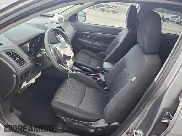 2023 Mitsubishi Outlander ES z VIN JA4ARUAU4PU014368, wystawiony jako Copart lot #80886605 z przebiegiem 28 594 mil mil oraz Szkoda całkowita • Salvage title. Historia ofert i sprzedaży dostępna na DreamBid. Obrazek 7.