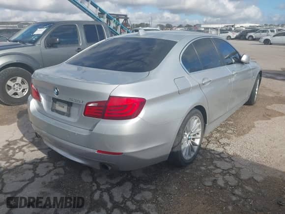 2012 BMW 5 Series 535i xDrive с VIN WBAFU7C50CDU63376, выставлен на аукционе IAAI как лот 43482853 с пробегом 151 087 миль миль и . История ставок и продаж доступна на DreamBid. Изображение 4.