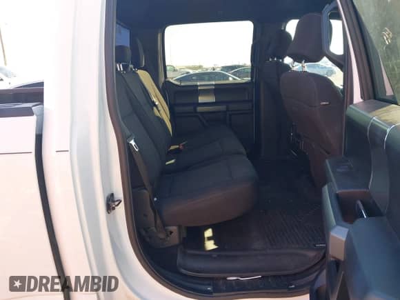 2017 Ford F-150 XLT z VIN 1FTEW1CP7HKC23929, wystawiony jako IAAI lot #43463704 z przebiegiem 114 618 mil mil oraz . Historia ofert i sprzedaży dostępna na DreamBid. Obrazek 8.