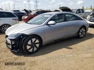 2024 Hyundai Ioniq 6 SE с VIN KMHM24AA7RA070253, выставлен на аукционе Copart как лот 67154444 с пробегом 1 870 миль миль и Списание • Salvage title. История ставок и продаж доступна на DreamBid. Изображение 1.