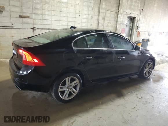 2014 Volvo S60 T5 с VIN YV1612FS4E1292839, выставлен на аукционе Copart как лот 71454085 с пробегом 139 948 миль миль и Списание • Salvage title. История ставок и продаж доступна на DreamBid. Изображение 3.