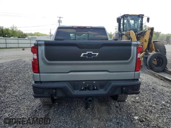 2024 Chevrolet Silverado 1500 ZR2 с VIN 3GCUDHELXRG177221, выставлен на аукционе Copart как лот 61644005 с пробегом 19 136 миль миль и Списание • Salvage title. История ставок и продаж доступна на DreamBid. Изображение 6.