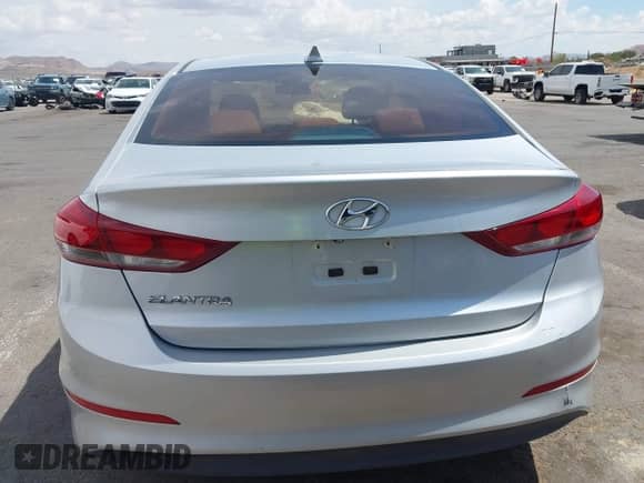 2017 Hyundai Elantra SE z VIN 5NPD84LF4HH146594, wystawiony jako IAAI lot #43242324 z przebiegiem 96 036 mil mil oraz . Historia ofert i sprzedaży dostępna na DreamBid. Obrazek 16.