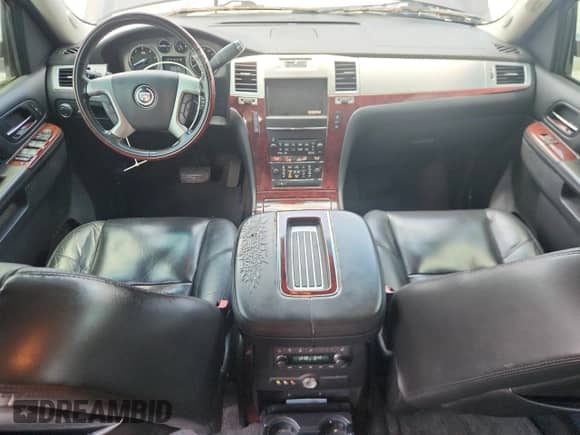 2011 Cadillac Escalade with VIN 1GYS3AEF2BR266681, listed as a Copart auction lot 63148645 with 190,887 mi miles and Clean title. Bid and sale history available at DreamBid. Image 8.