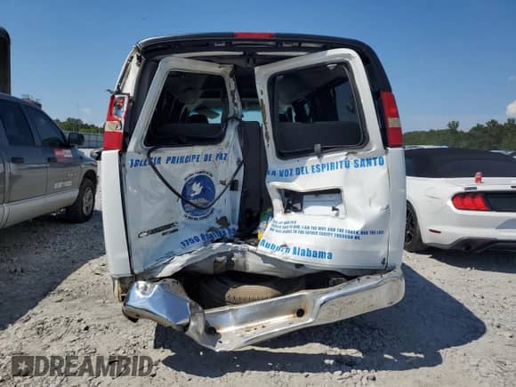 2008 Chevrolet Express Passenger с VIN 1GAGG25K681169437, выставлен на аукционе Copart как лот 72340894 с пробегом 128 530 миль миль и Списание • Salvage title. История ставок и продаж доступна на DreamBid. Изображение 6.