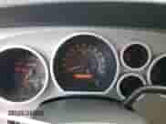 2007 Toyota Tundra SR5 z VIN 5TBET54197S454423, wystawiony jako Copart lot #57788184 z przebiegiem 127 189 mil mil oraz Czysty tytuł • Clean title. Historia ofert i sprzedaży dostępna na DreamBid. Obrazek 9.