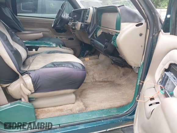 1997 Chevrolet Tahoe с VIN 1GNEK13R1VJ431942, выставлен на аукционе IAAI как лот 42209337 с пробегом 311 798 миль миль и . История ставок и продаж доступна на DreamBid. Изображение 5.