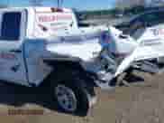 2018 Chevrolet Silverado 1500 Work Truck z VIN 1GCVKNEC2JZ197105, wystawiony jako IAAI lot #41853258 z przebiegiem 105 346 mil mil oraz . Historia ofert i sprzedaży dostępna na DreamBid. Obrazek 21.