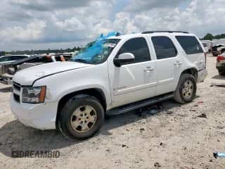 2008 Chevrolet Tahoe 3LT с VIN 1GNFC13078R262888, выставлен на аукционе Copart как лот 56957955 с пробегом 216 822 миль миль и Списание • Salvage title. История ставок и продаж доступна на DreamBid. Изображение 1.
