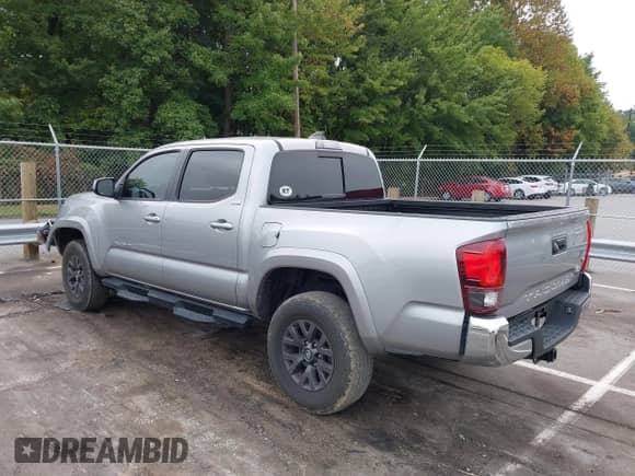 2021 Toyota Tacoma SR5 with VIN 5TFAZ5CN4MX110609, listed as a IAAI auction lot 43172655 with 36,100 mi miles and . Bid and sale history available at DreamBid. Image 3.