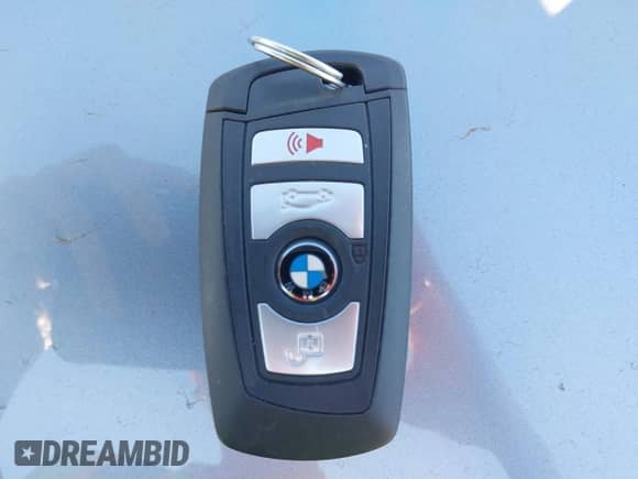 2013 BMW 5 Series 535i xDrive с VIN WBAFU7C5XDDU70286, выставлен на аукционе IAAI как лот 42722507 с пробегом 146 686 миль миль и . История ставок и продаж доступна на DreamBid. Изображение 11.