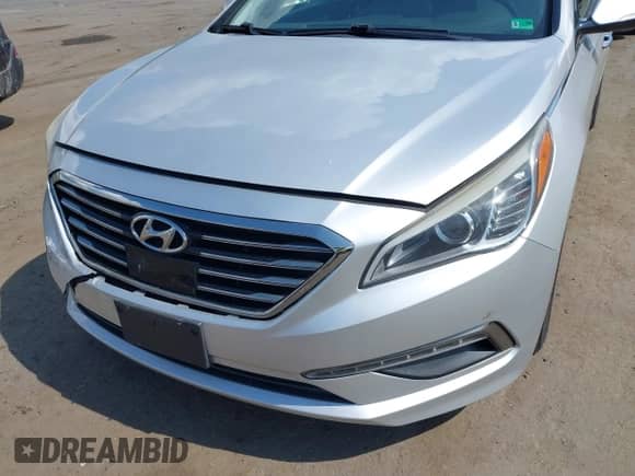 2015 Hyundai Sonata Limited z VIN 5NPE34AF8FH041916, wystawiony jako IAAI lot #43014034 z przebiegiem 99 466 mil mil oraz . Historia ofert i sprzedaży dostępna na DreamBid. Obrazek 6.