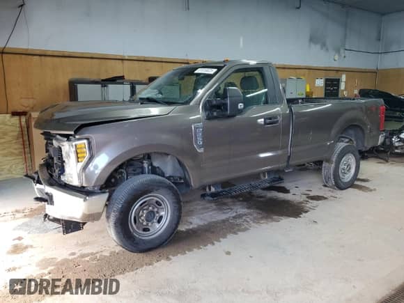 2019 Ford F-250 XL с VIN 1FTBF2B63KEG69776, выставлен на аукционе Copart как лот 81916825 с пробегом 132 357 миль миль и Чистый • Clean title. История ставок и продаж доступна на DreamBid. Изображение 1.