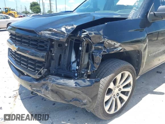 2017 Chevrolet Silverado 1500 Custom с VIN 1GCRCPEC9HZ263024, выставлен на аукционе IAAI как лот 42472981 с пробегом 128 953 миль миль и . История ставок и продаж доступна на DreamBid. Изображение 6.