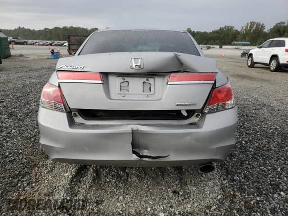 2012 Honda Accord SE z VIN 1HGCP2F63CA125476, wystawiony jako Copart lot #83987315 z przebiegiem 167 535 mil mil oraz Szkoda całkowita • Salvage title. Historia ofert i sprzedaży dostępna na DreamBid. Obrazek 6.