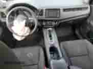 2019 Honda HR-V LX z VIN 3CZRU5H3XKM724277, wystawiony jako Copart lot #71209425 z przebiegiem 55 704 mil mil oraz Szkoda całkowita • Salvage title. Historia ofert i sprzedaży dostępna na DreamBid. Obrazek 8.