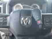 2019 Ram 1500 Express z VIN 1C6RR7FT0KS666717, wystawiony jako IAAI lot #43375615 z przebiegiem 171 972 mil mil oraz . Historia ofert i sprzedaży dostępna na DreamBid. Obrazek 11.