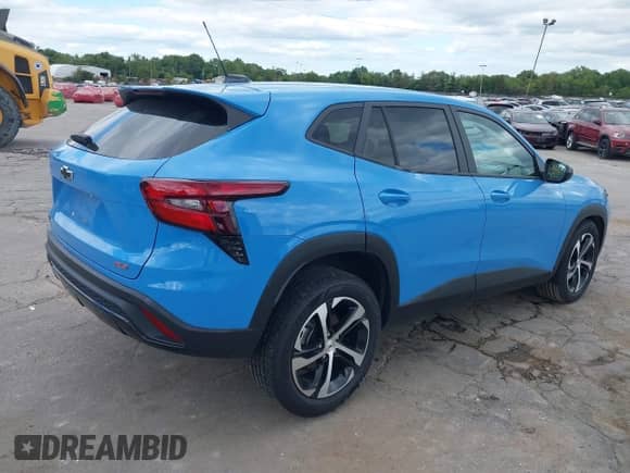 2024 Chevrolet Trax 1RS с VIN KL77LGE21RC157439, выставлен на аукционе IAAI как лот 43058631 с пробегом 20 144 миль миль и . История ставок и продаж доступна на DreamBid. Изображение 4.