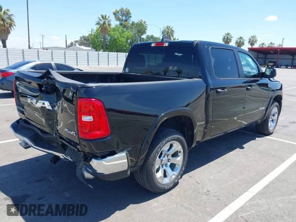 2025 Ram 1500 Lone Star z VIN 1C6SRFFP2SN538752, wystawiony jako IAAI lot #42266903 z przebiegiem 6 180 mil mil oraz . Historia ofert i sprzedaży dostępna na DreamBid. Obrazek 4.