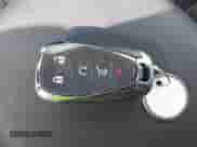 2021 Chevrolet Equinox LT z VIN 3GNAXUEV0ML306725, wystawiony jako IAAI lot #43047684 z przebiegiem 43 603 mil mil oraz . Historia ofert i sprzedaży dostępna na DreamBid. Obrazek 11.