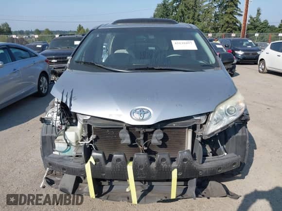 2012 Toyota Sienna с VIN 5TDKA3DC5CS012304, выставлен на аукционе IAAI как лот 43139457 с пробегом 179 657 миль миль и . История ставок и продаж доступна на DreamBid. Изображение 13.