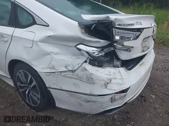 2018 Honda Accord Touring z VIN 1HGCV3F98JA002436, wystawiony jako IAAI lot #42436735 z przebiegiem 171 779 mil mil oraz . Historia ofert i sprzedaży dostępna na DreamBid. Obrazek 6.