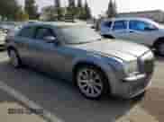 2006 Chrysler 300 C SRT-8 с VIN 2C3LA73W76H508574, выставлен на аукционе Copart как лот 69081025 с пробегом 196 734 миль миль и Чистый • Clean title. История ставок и продаж доступна на DreamBid. Изображение 4.