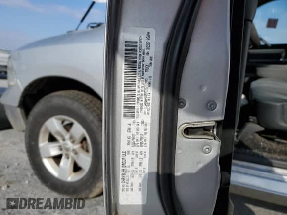 2013 Ram 1500 SLT z VIN 1C6RR6GP5DS523177, wystawiony jako Copart lot #43581345 z przebiegiem 239 465 mil mil oraz Szkoda całkowita • Salvage title. Historia ofert i sprzedaży dostępna na DreamBid. Obrazek 12.