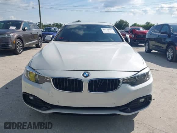 2019 BMW 4 Series 430i z VIN WBA4J1C5XKBM17254, wystawiony jako IAAI lot #43119456 z przebiegiem 41 914 mil mil oraz . Historia ofert i sprzedaży dostępna na DreamBid. Obrazek 11.