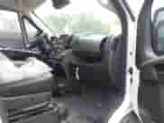 2025 Ram ProMaster Cargo Tradesman с VIN 3C6MRVJG5SE517733, выставлен на аукционе IAAI как лот 42302812 с пробегом 3 824 миль миль и . История ставок и продаж доступна на DreamBid. Изображение 5.