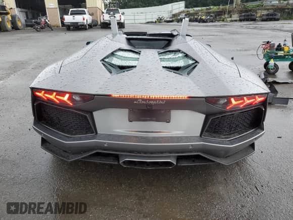 2014 Lamborghini Aventador с VIN ZHWUR1ZD6ELA03035, выставлен на аукционе Copart как лот 66784084 с пробегом 23 771 миль миль и Списание • Salvage title. История ставок и продаж доступна на DreamBid. Изображение 6.