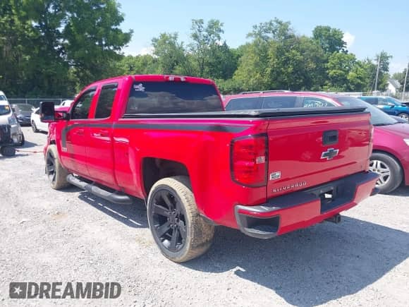 2018 Chevrolet Silverado 1500 LT с VIN 1GCVKREC8JZ341389, выставлен на аукционе IAAI как лот 42996584 с пробегом 121 800 миль миль и . История ставок и продаж доступна на DreamBid. Изображение 3.