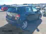 2013 Chevrolet Sonic с VIN 1G1JE6SG0D4145632, выставлен на аукционе IAAI как лот 41682569 с пробегом 138 932 миль миль и . История ставок и продаж доступна на DreamBid. Изображение 4.