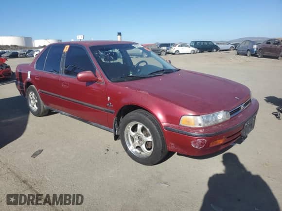 1993 Honda Accord LX z VIN JHMCB7651PC002608, wystawiony jako Copart lot #42375085 z przebiegiem 232 742 mil mil oraz Szkoda całkowita • Salvage title. Historia ofert i sprzedaży dostępna na DreamBid. Obrazek 4.