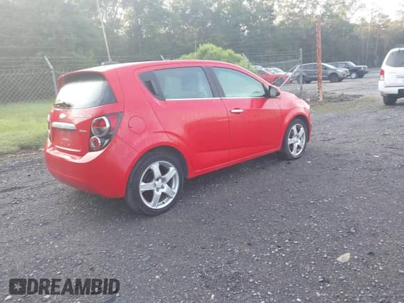 2015 Chevrolet Sonic LTZ с VIN 1G1JE6SB7F4102493, выставлен на аукционе IAAI как лот 42809511 с пробегом 110 689 миль миль и . История ставок и продаж доступна на DreamBid. Изображение 4.