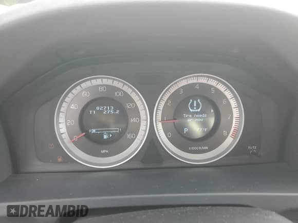 2013 Volvo S60 T6 R-Design Platinum с VIN YV1902FH5D2233375, выставлен на аукционе Copart как лот 68198835 с пробегом 82 713 миль миль и Списание • Salvage title. История ставок и продаж доступна на DreamBid. Изображение 9.
