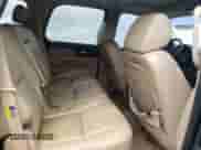 2007 Chevrolet Tahoe LTZ z VIN 1GNFK130X7R143170, wystawiony jako Copart lot #61536165 z przebiegiem Nie podano mil oraz Czysty tytuł • Clean title. Historia ofert i sprzedaży dostępna na DreamBid. Obrazek 11.