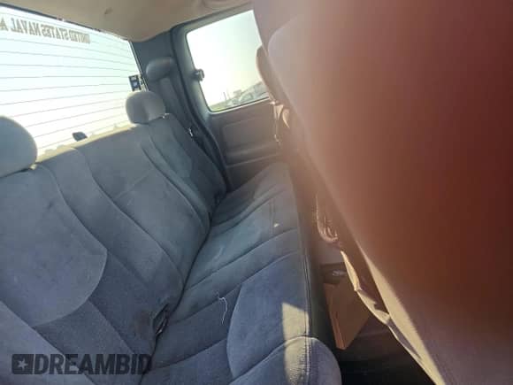 2005 GMC Sierra 1500 SLE z VIN 1GTEC19V55Z162016, wystawiony jako Copart lot #80352745 z przebiegiem 204 635 mil mil oraz Szkoda całkowita • Salvage title. Historia ofert i sprzedaży dostępna na DreamBid. Obrazek 10.