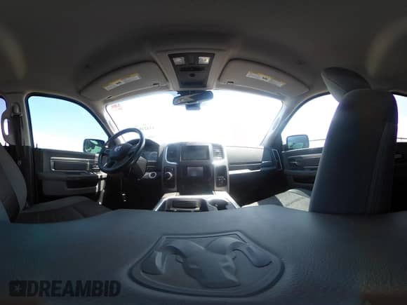 2018 Ram 1500 Big Horn z VIN 1C6RR7GT4JS199346, wystawiony jako IAAI lot #42424832 z przebiegiem 125 858 mil mil oraz . Historia ofert i sprzedaży dostępna na DreamBid. Obrazek 20.