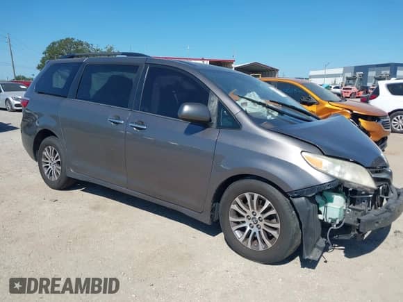 2019 Toyota Sienna XLE Auto Access Seat with VIN 5TDYZ3DC9KS985249, listed as a IAAI auction lot 43265986 with 206,474 mi miles and . Bid and sale history available at DreamBid. Image 1.
