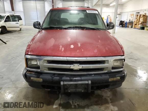 1997 Chevrolet Blazer LS z VIN 1GNDT13WXV2224393, wystawiony jako Copart lot #86080255 z przebiegiem 365 696 mil mil oraz Szkoda całkowita • Salvage title. Historia ofert i sprzedaży dostępna na DreamBid. Obrazek 5.
