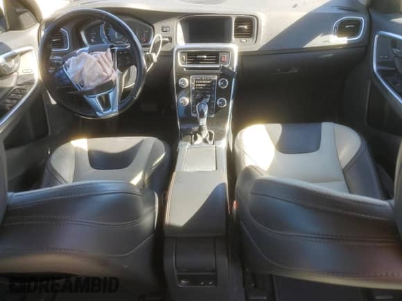 2016 Volvo S60 T5 Platinum с VIN YV4612UM8G2001134, выставлен на аукционе Copart как лот 47074075 с пробегом 131 818 миль миль и Списание • Salvage title. История ставок и продаж доступна на DreamBid. Изображение 8.