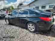2013 Hyundai Sonata GLS z VIN 5NPEB4AC1DH644552, wystawiony jako Copart lot #84008205 z przebiegiem 185 031 mil mil oraz Szkoda całkowita • Salvage title. Historia ofert i sprzedaży dostępna na DreamBid. Obrazek 2.