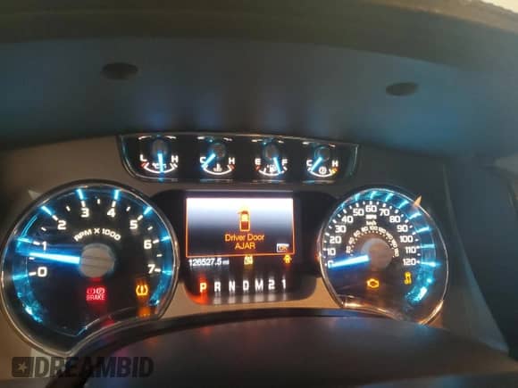 2013 Ford F-150 XL z VIN 1FTFW1ET2DFC47928, wystawiony jako Copart lot #62064415 z przebiegiem 126 527 mil mil oraz Szkoda całkowita • Salvage title. Historia ofert i sprzedaży dostępna na DreamBid. Obrazek 9.