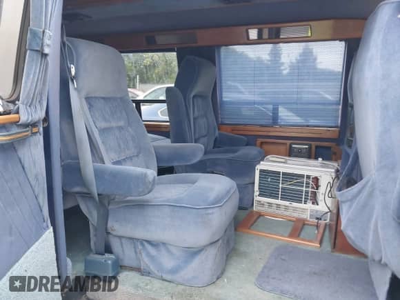1995 Chevrolet Chevy Van with VIN 1GBEG25K7SF207058, listed as a IAAI auction lot 43184636 with 130,402 mi miles and . Bid and sale history available at DreamBid. Image 8.